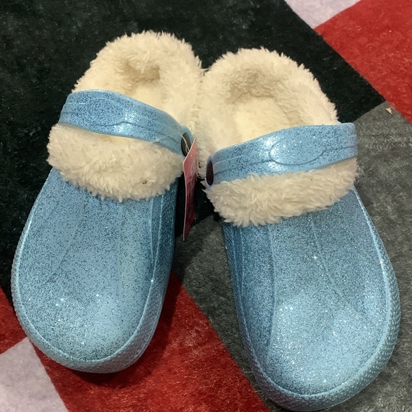 Clogs - Picture 3 of 4